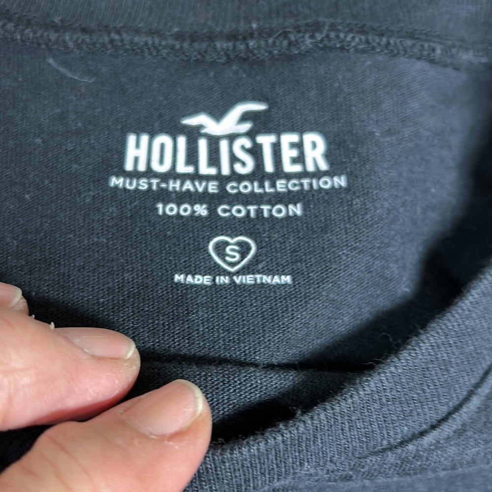 HOLLISTER‎ black front tie T-shirt, size small - Picture 2 of 3
